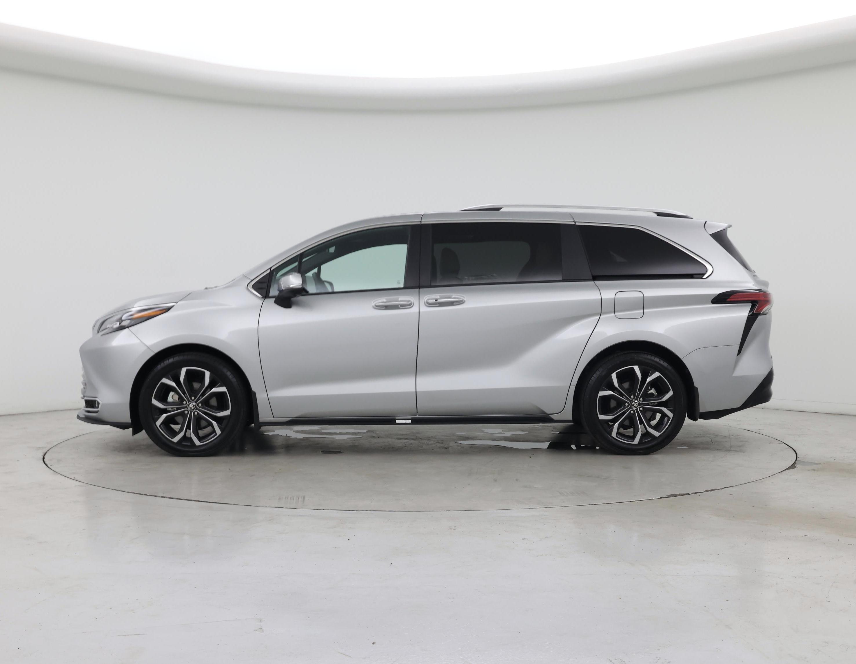 Thumbnail: 2025 Toyota Sienna - 3
