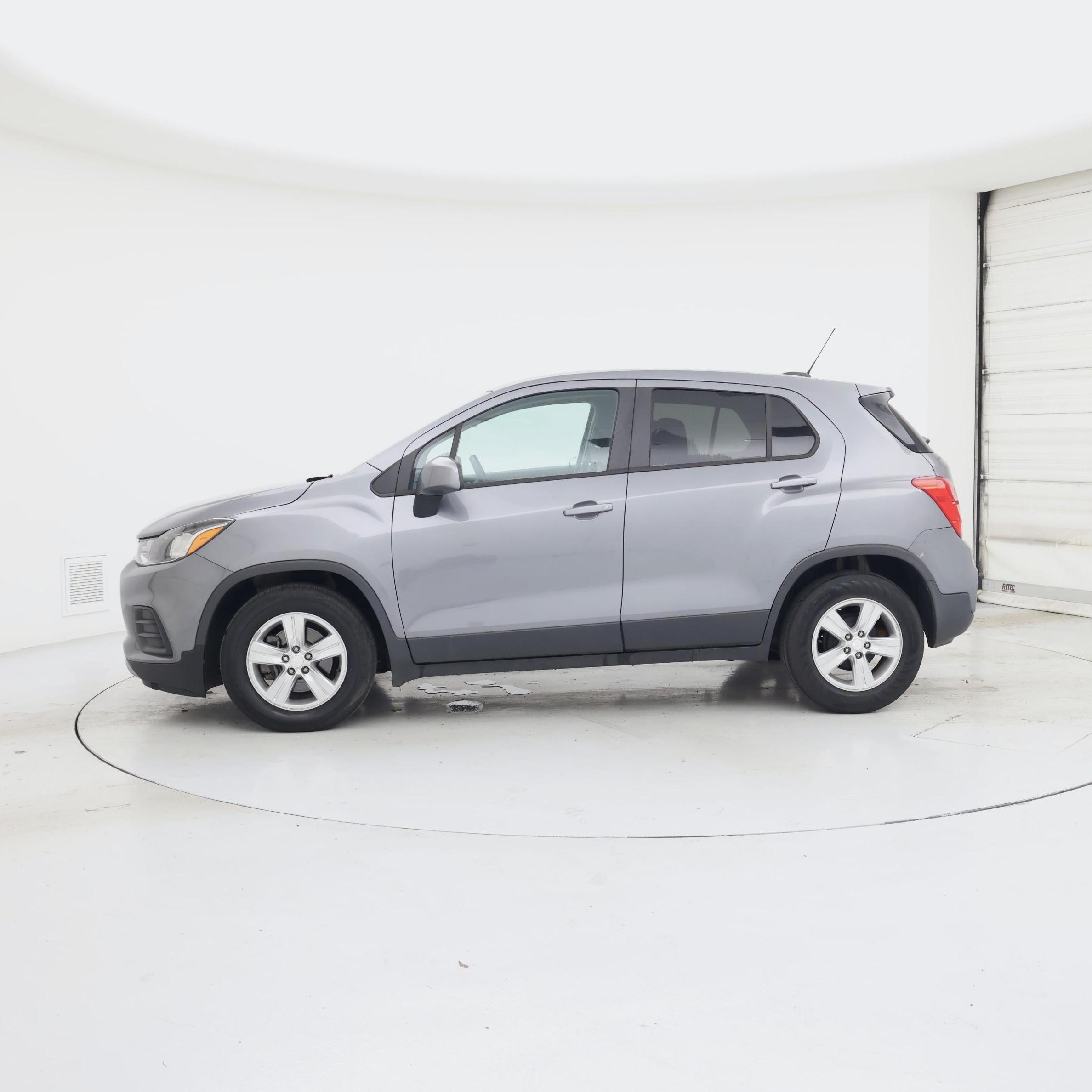Thumbnail: 2020 Chevrolet Trax - 3