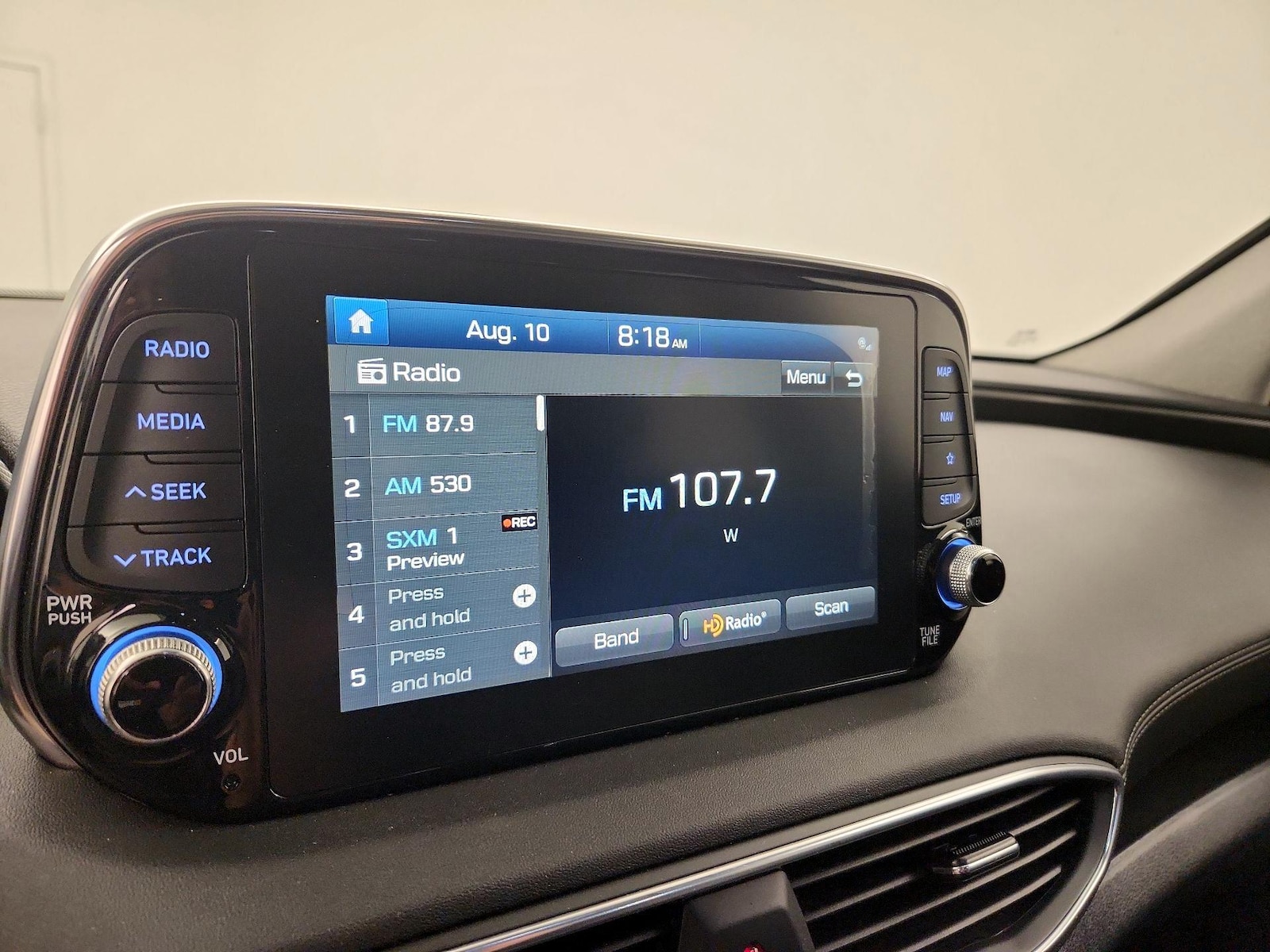 2020 Hyundai Santa Fe Limited - Photo 15