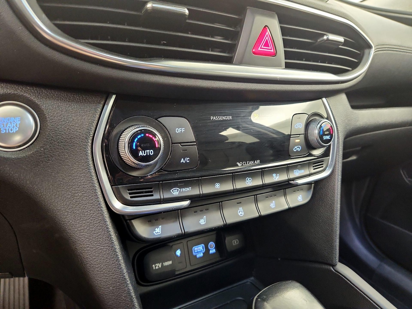 2020 Hyundai Santa Fe Limited - Photo 16
