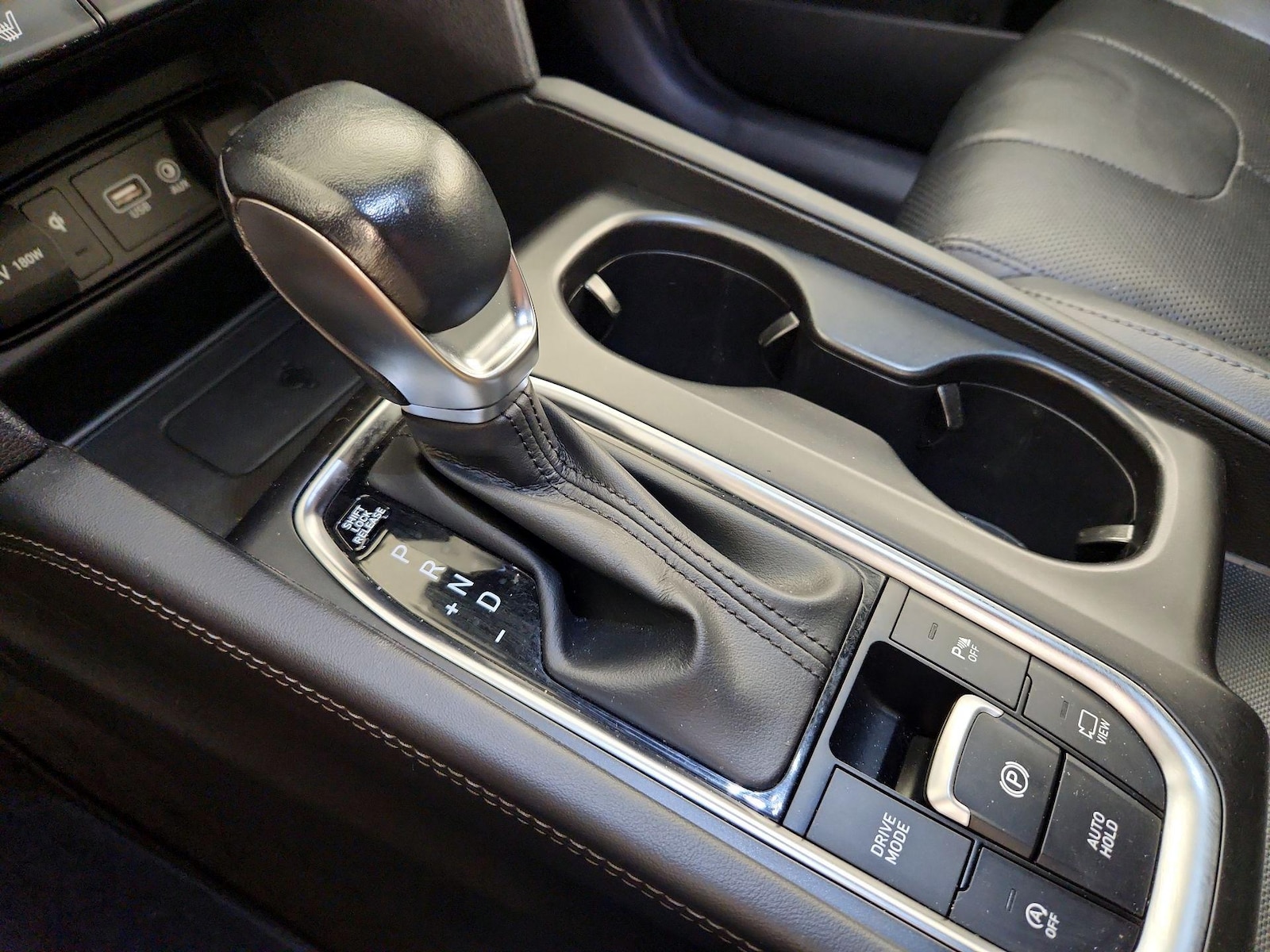 2020 Hyundai Santa Fe Limited - Photo 17