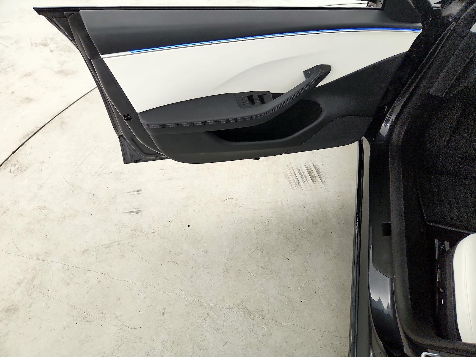2025 Tesla Model 3 Long Range - Photo 13