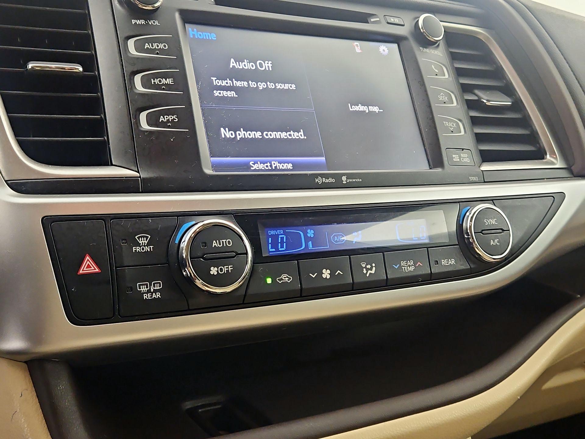 Thumbnail: 2014 Toyota Highlander - 16