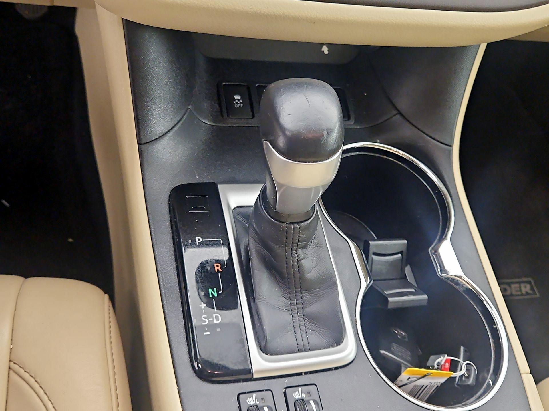 Thumbnail: 2014 Toyota Highlander - 17