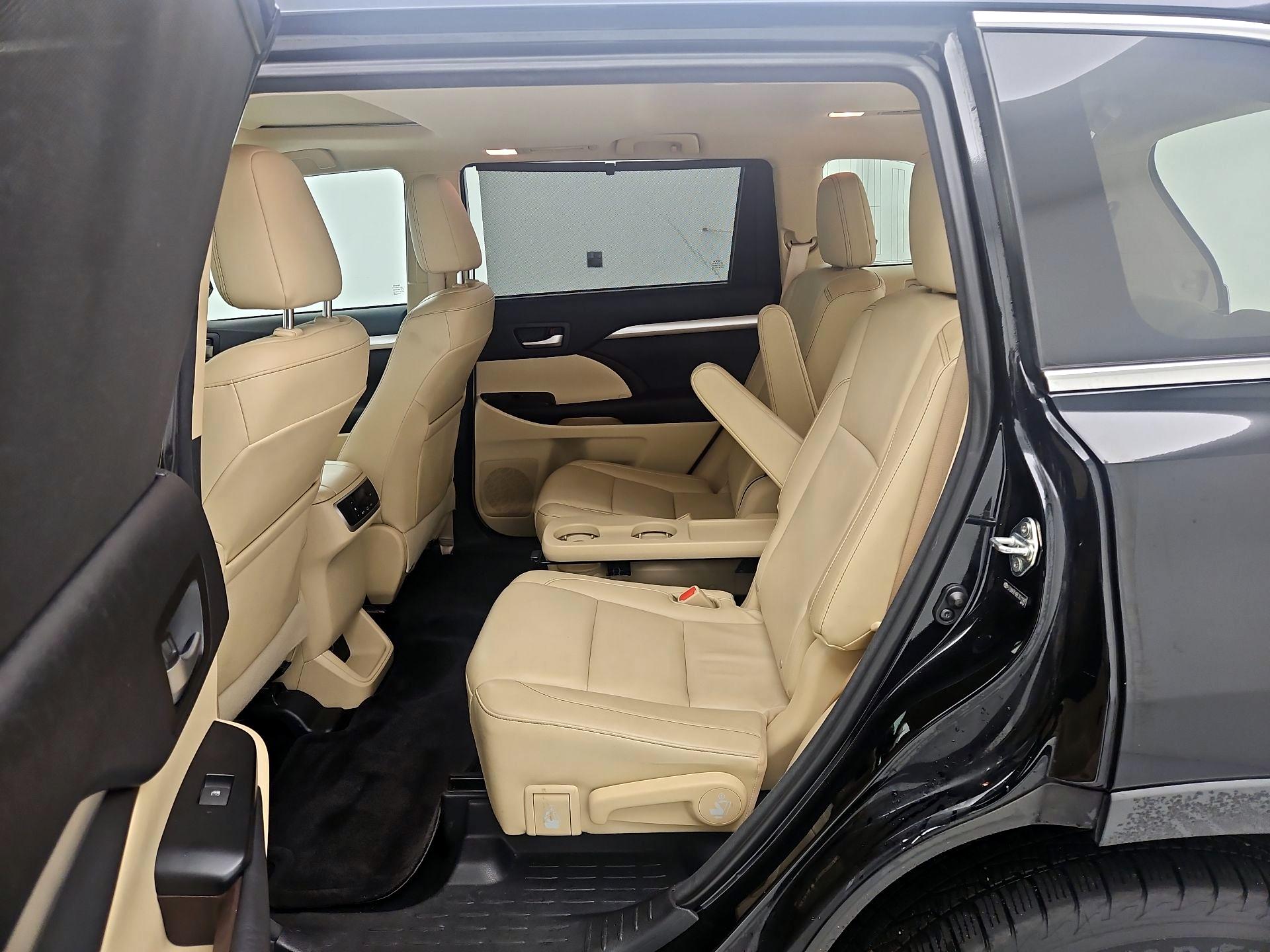 Thumbnail: 2014 Toyota Highlander - 20