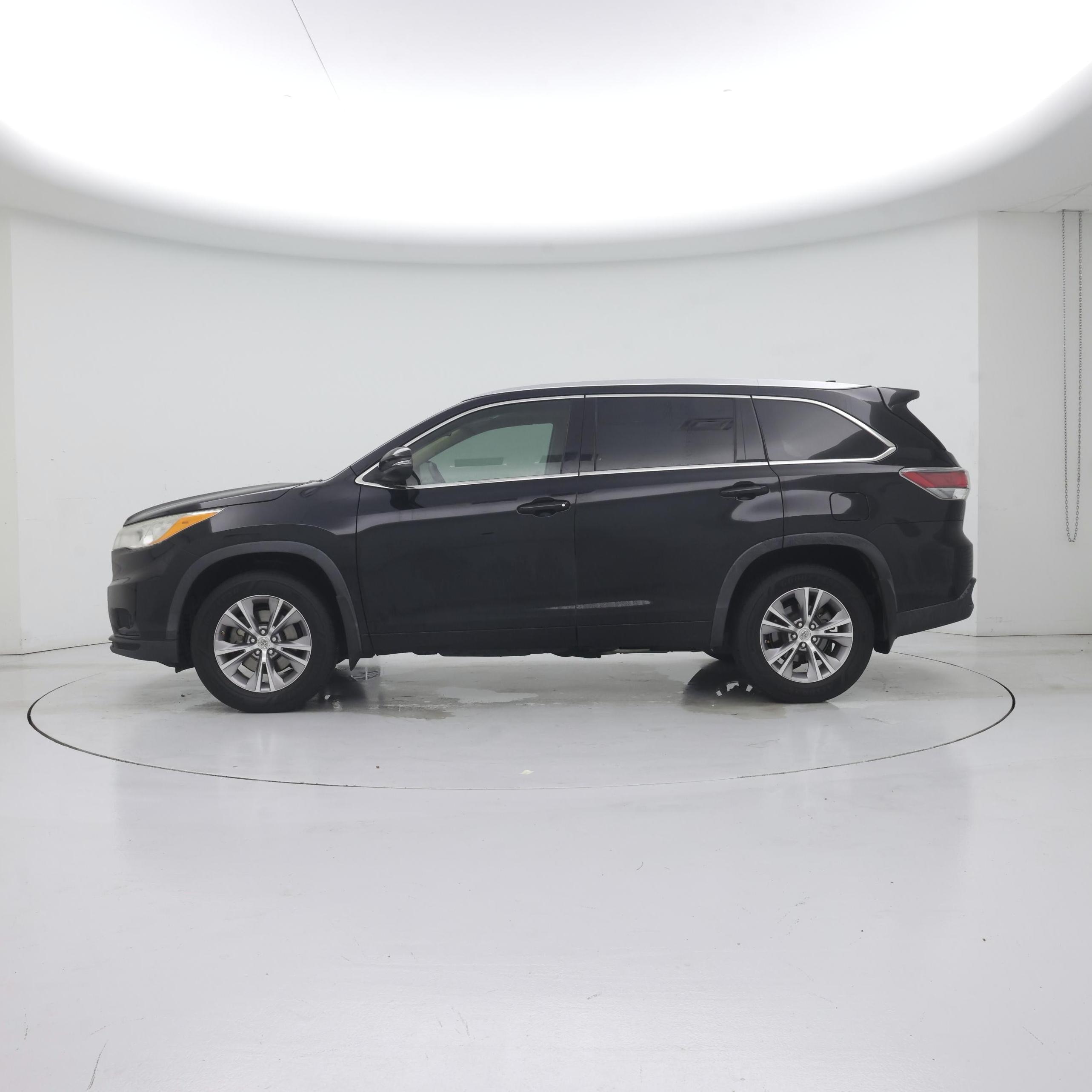 Thumbnail: 2014 Toyota Highlander - 3