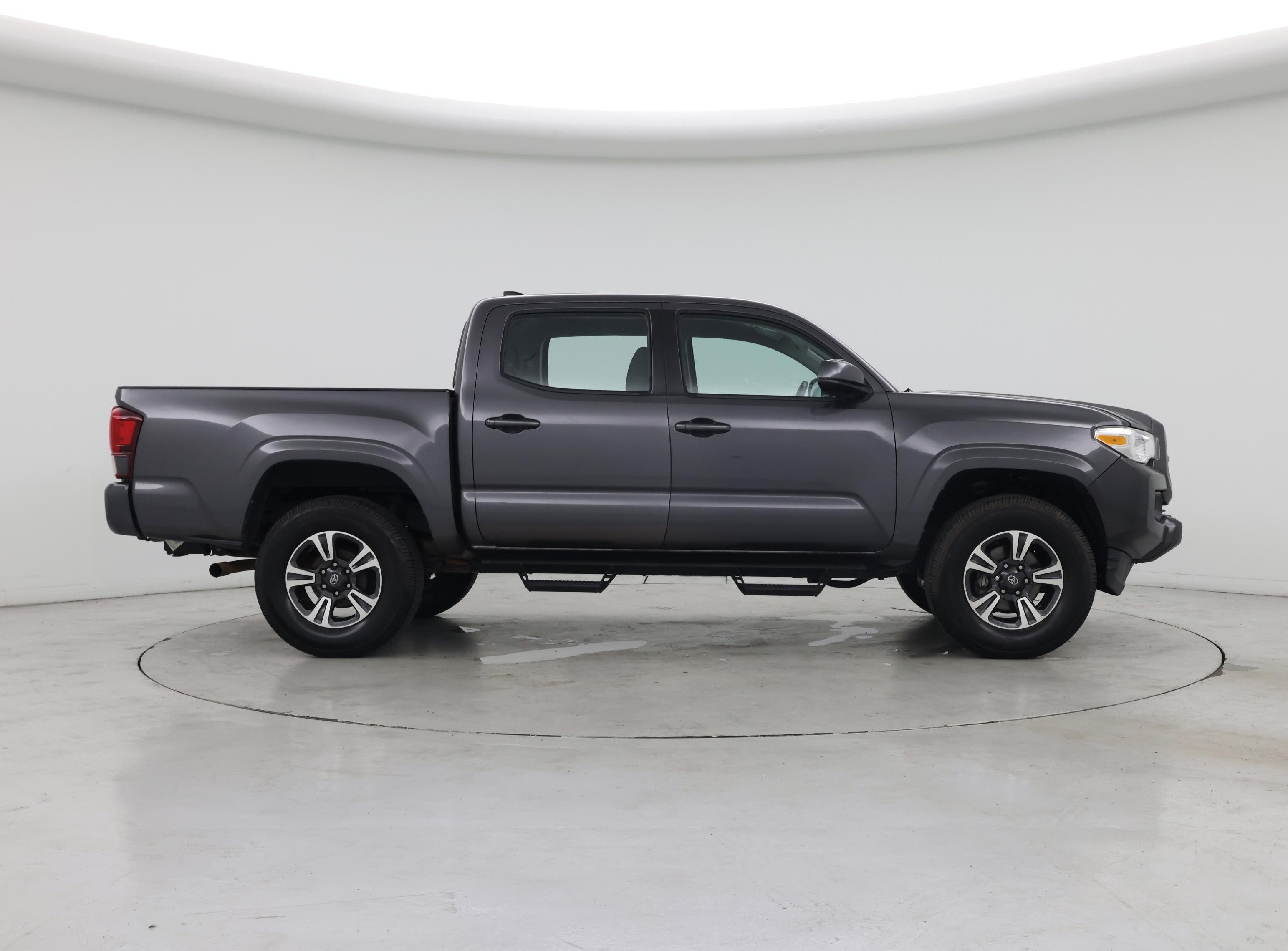 Thumbnail: 2018 Toyota Tacoma - 7