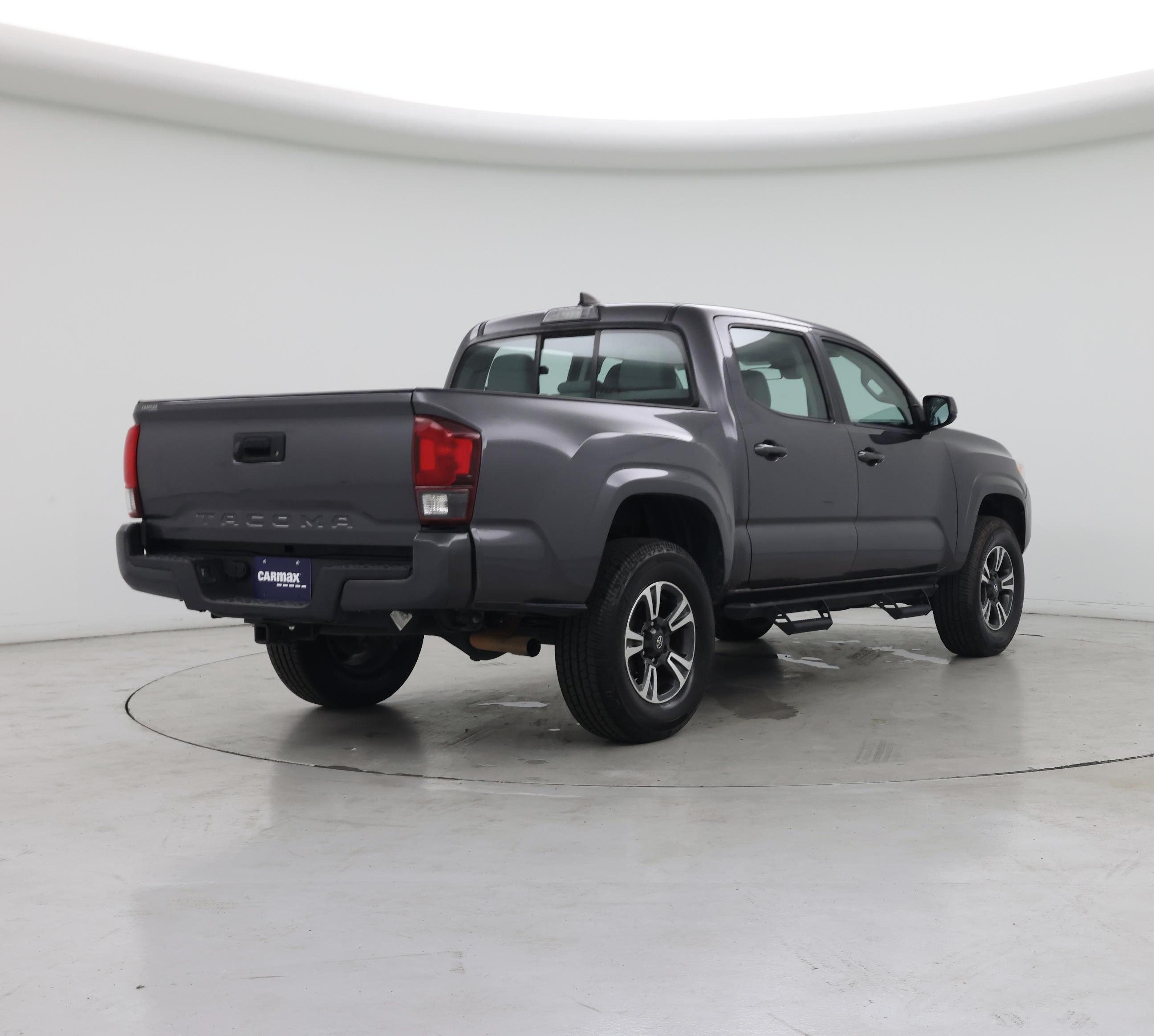 Thumbnail: 2018 Toyota Tacoma - 8