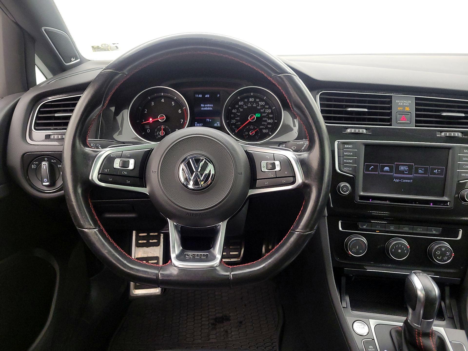 Thumbnail: 2017 Volkswagen Golf - 10