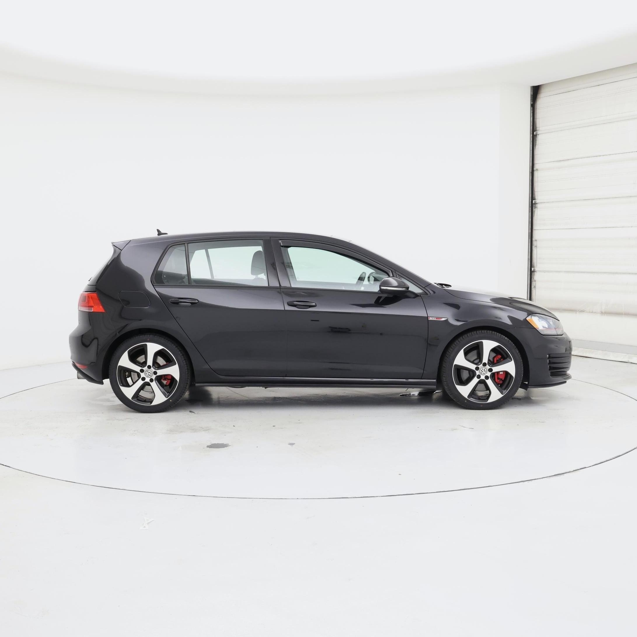 Thumbnail: 2017 Volkswagen Golf - 7
