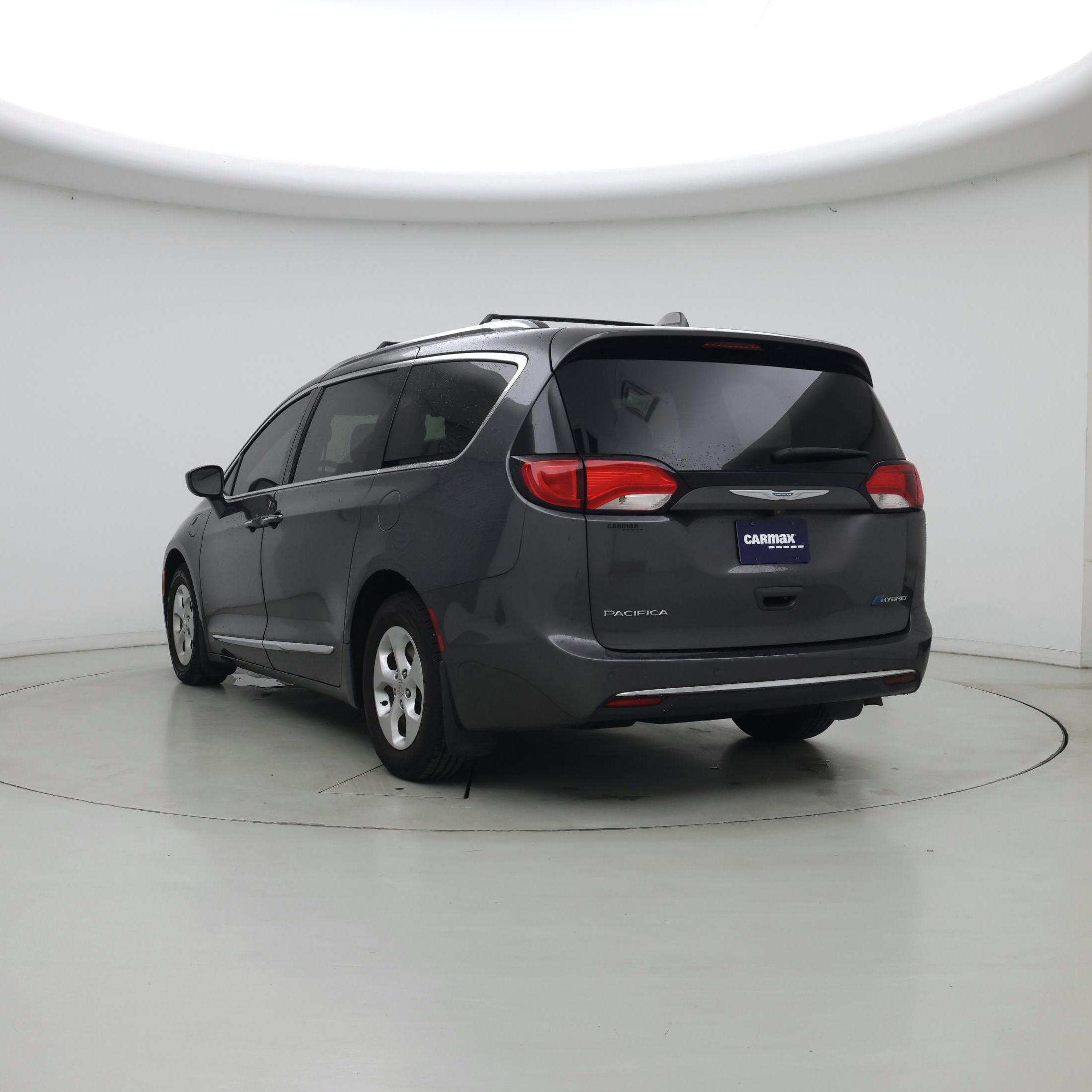 Thumbnail: 2018 Chrysler Pacifica - 2
