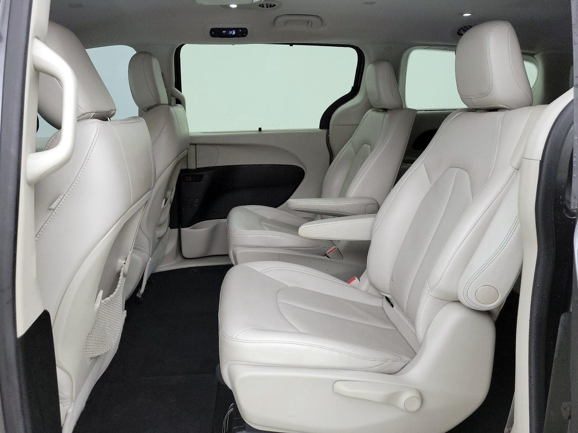 Thumbnail: 2018 Chrysler Pacifica - 19
