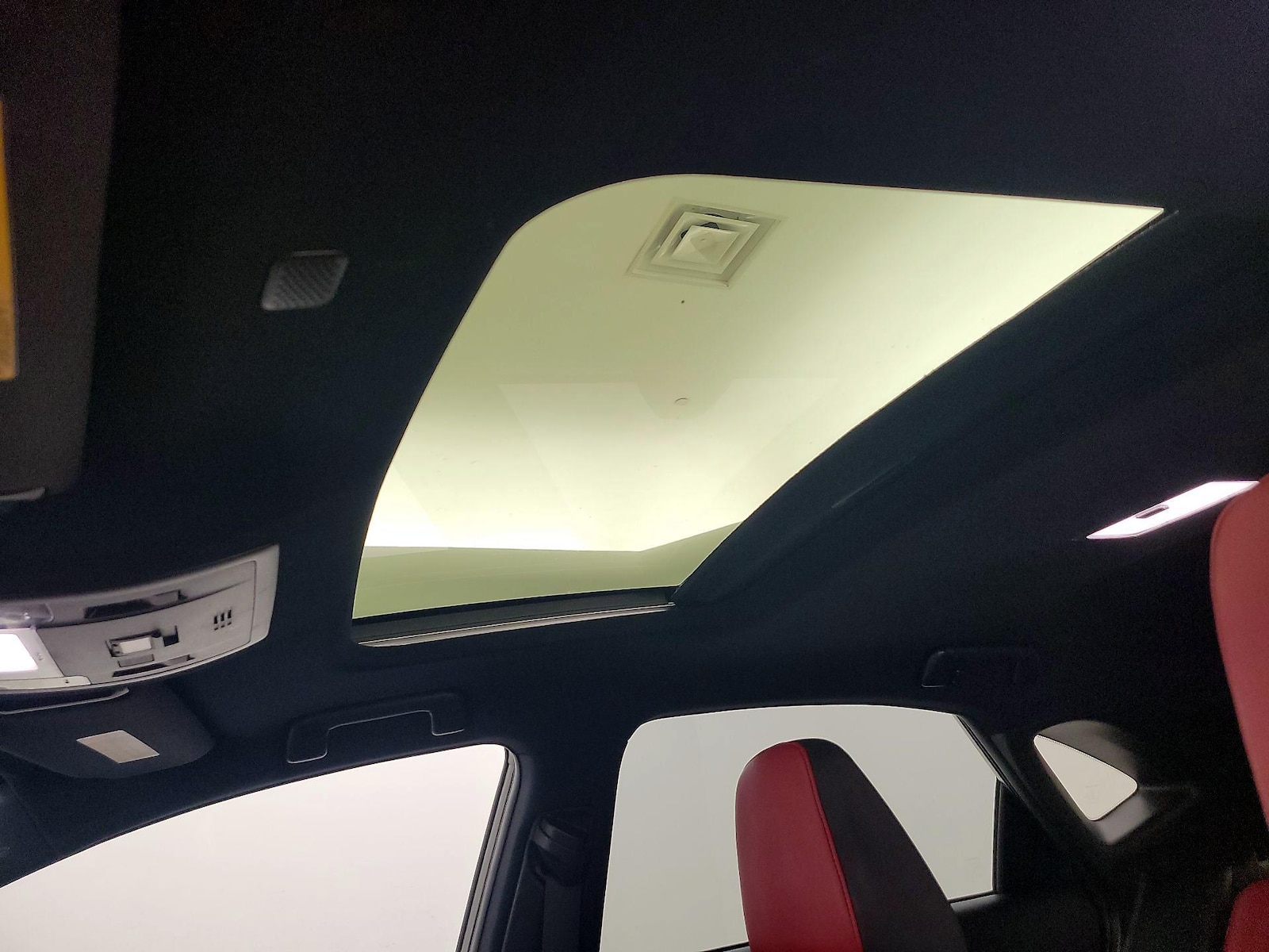 Sunroof(s) & Overhead Airbags
