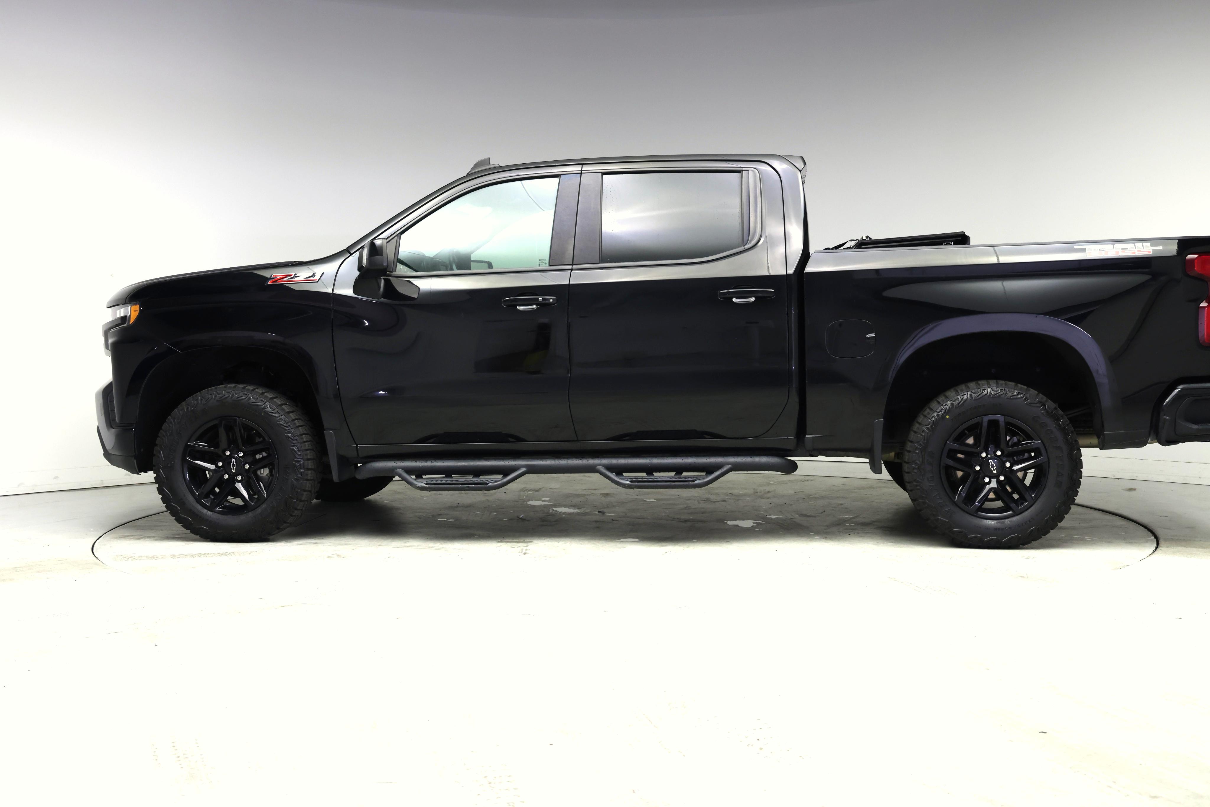 Thumbnail: 2020 Chevrolet Silverado 1500 - 3