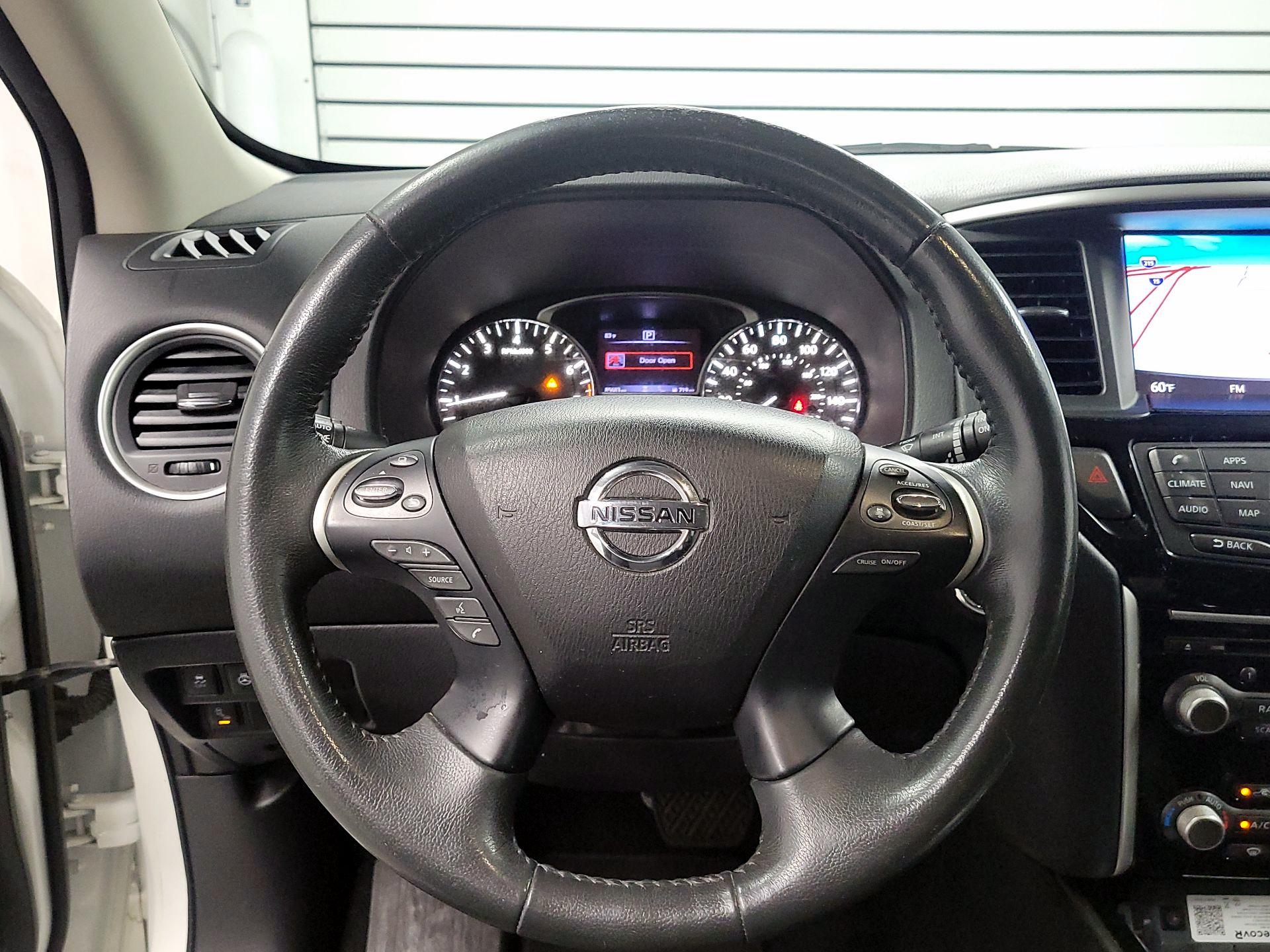 Thumbnail: 2018 Nissan Pathfinder - 10