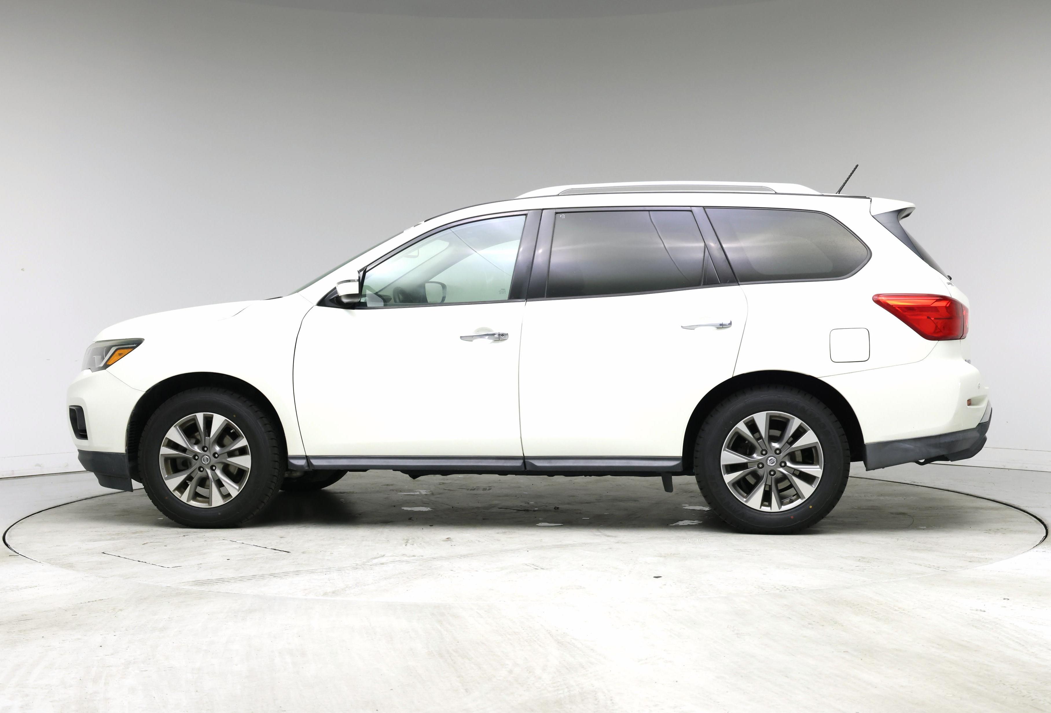 Thumbnail: 2018 Nissan Pathfinder - 3
