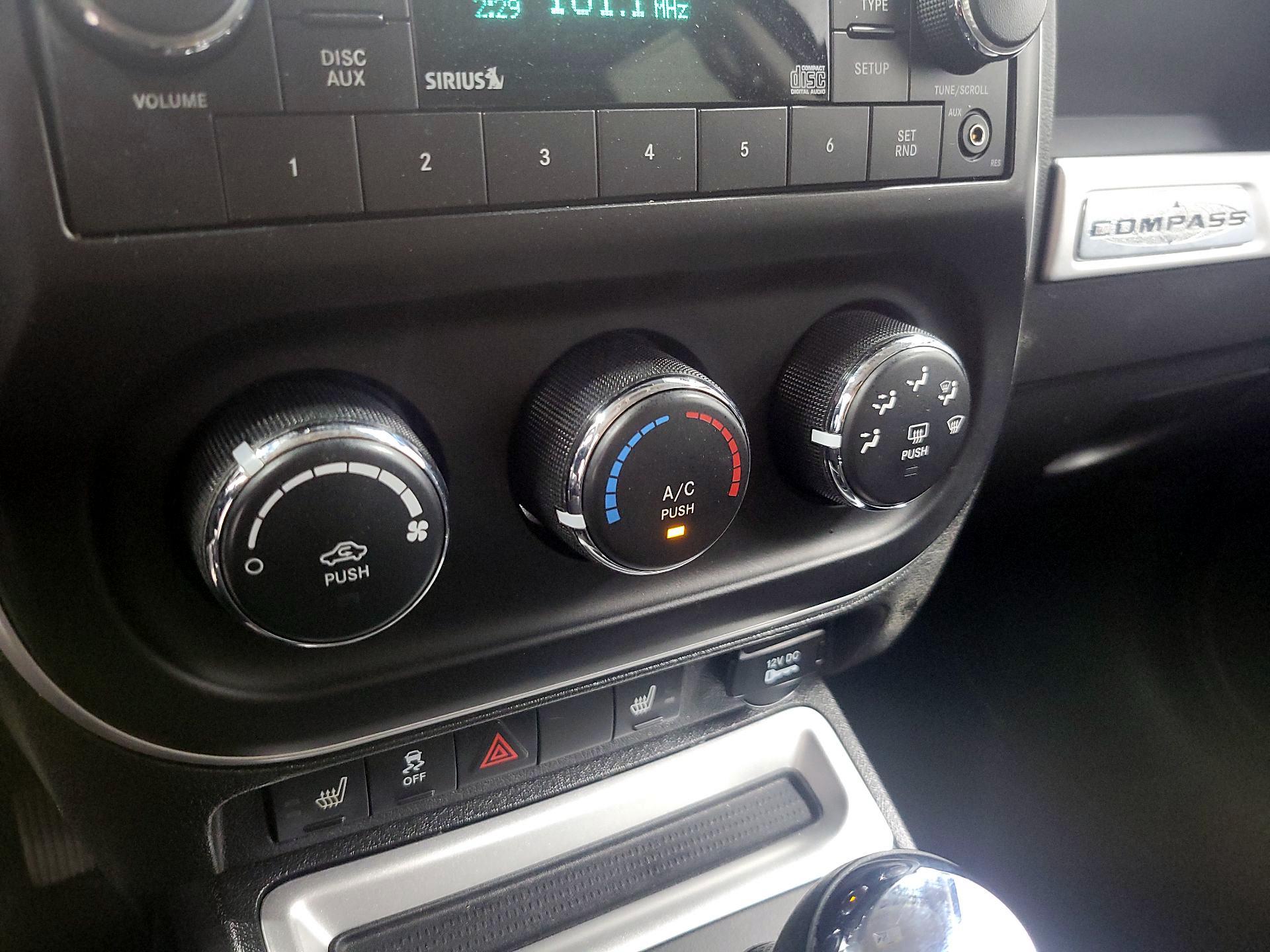 Thumbnail: 2014 Jeep Compass - 14
