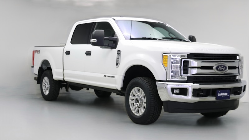 2017 Ford F-250 XLT Hero Image