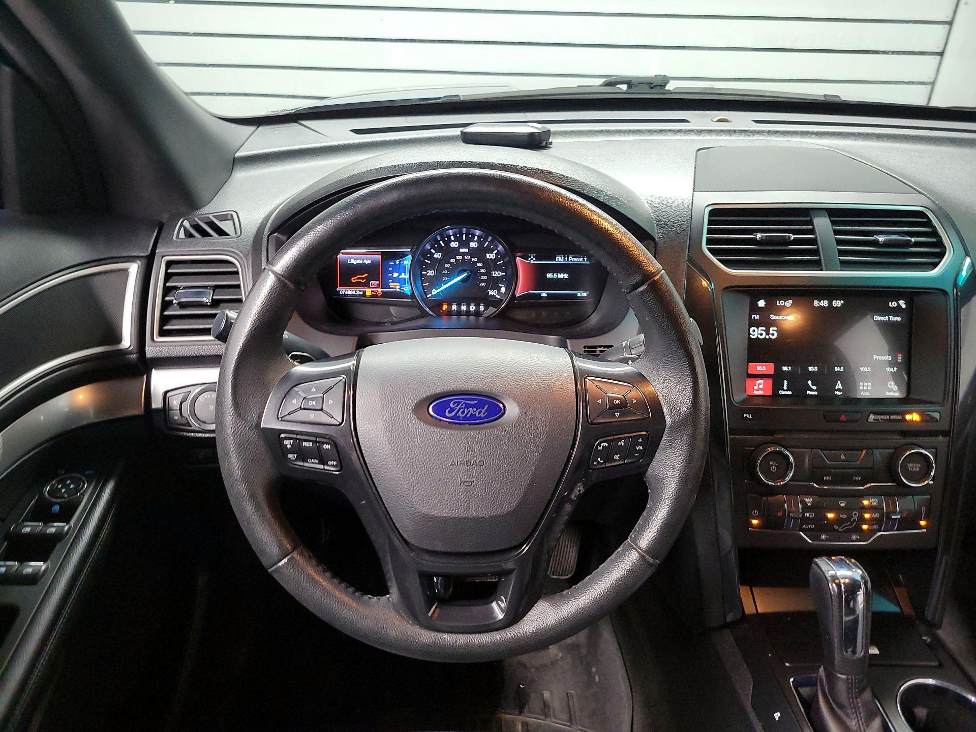 Thumbnail: 2017 Ford Explorer - 10