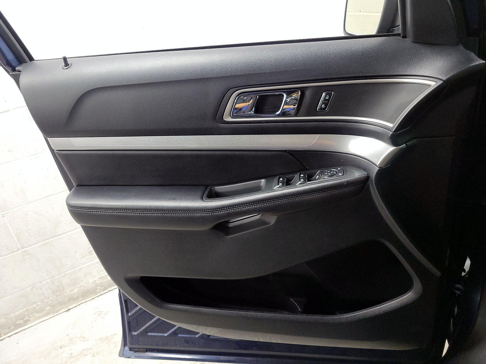 Thumbnail: 2017 Ford Explorer - 12