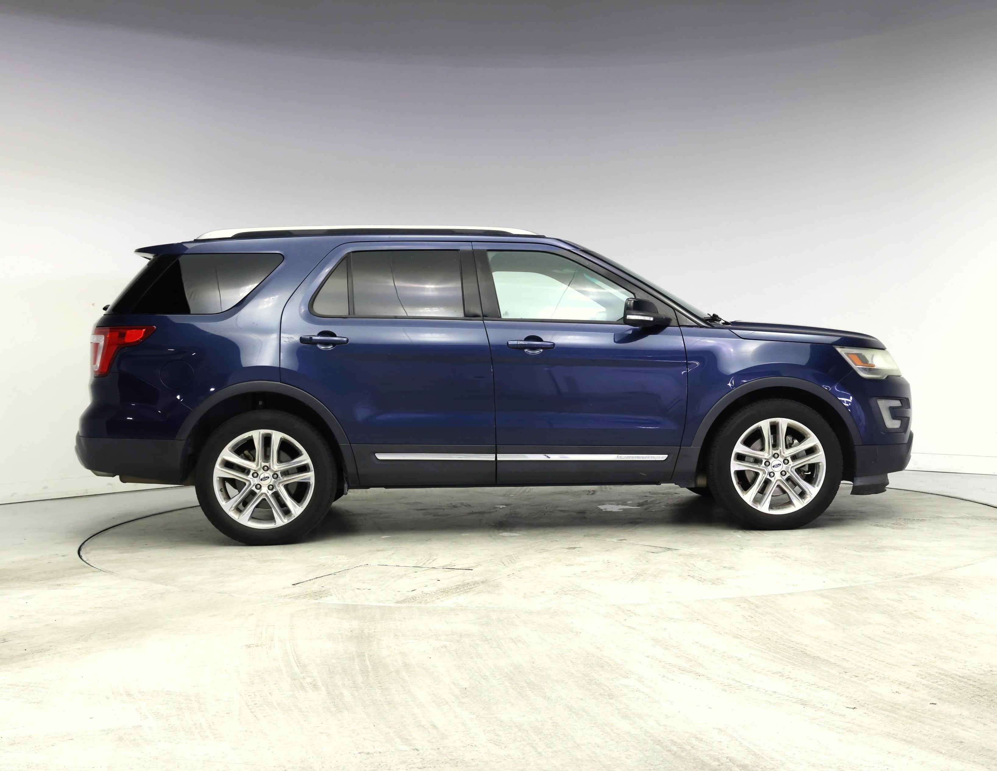 Thumbnail: 2017 Ford Explorer - 7
