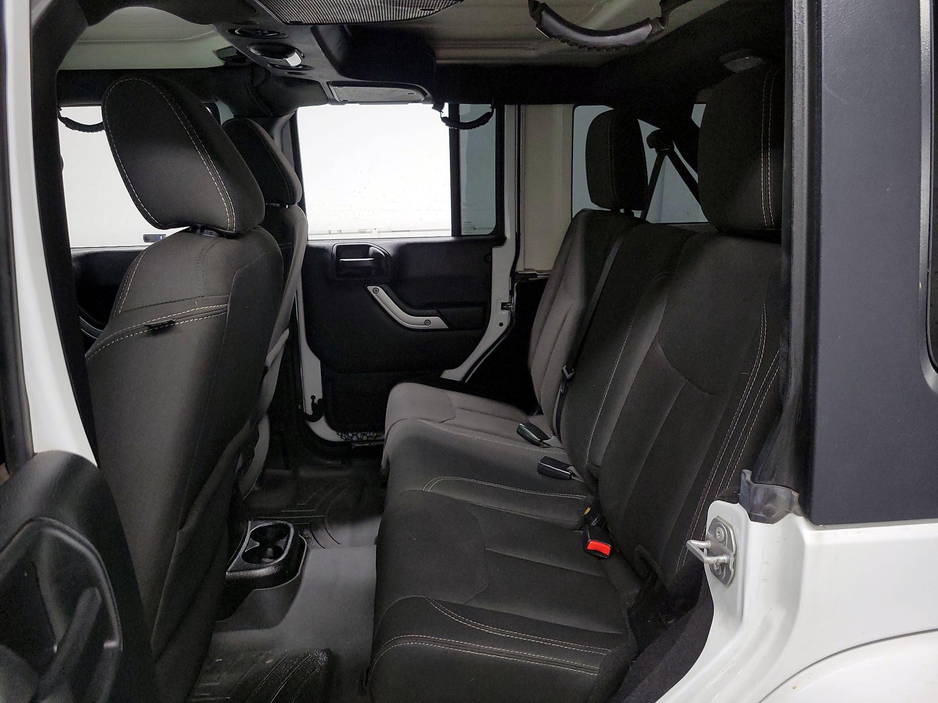 Thumbnail: 2018 Jeep Wrangler - 16