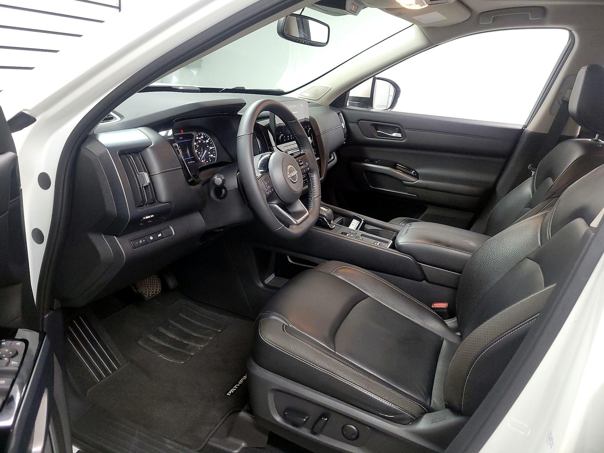 Thumbnail: 2022 Nissan Pathfinder - 11