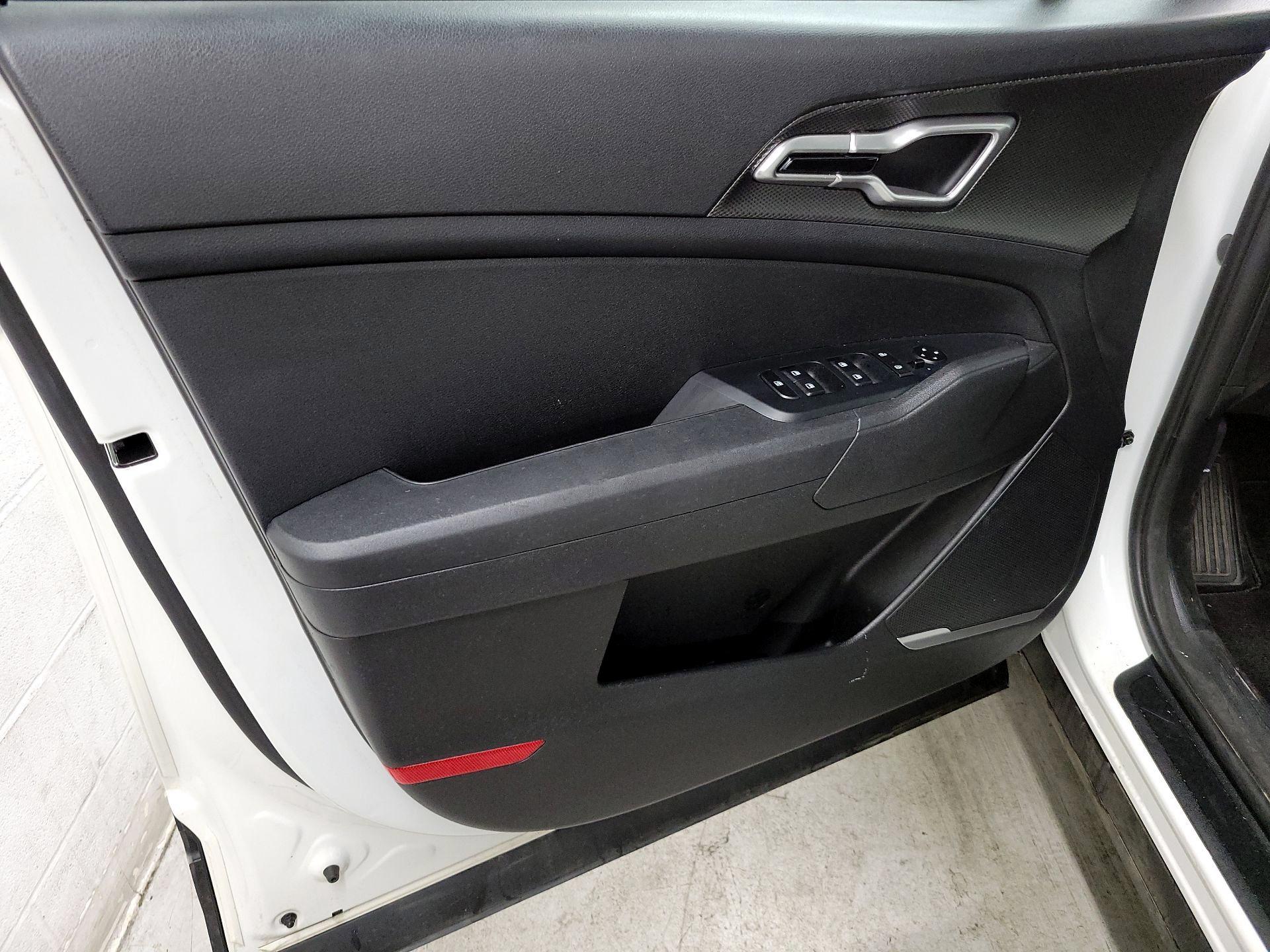 Thumbnail: 2023 Kia Sportage - 12