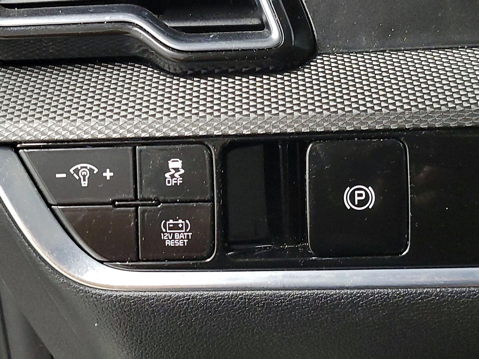 Thumbnail: 2023 Kia Sportage - 13