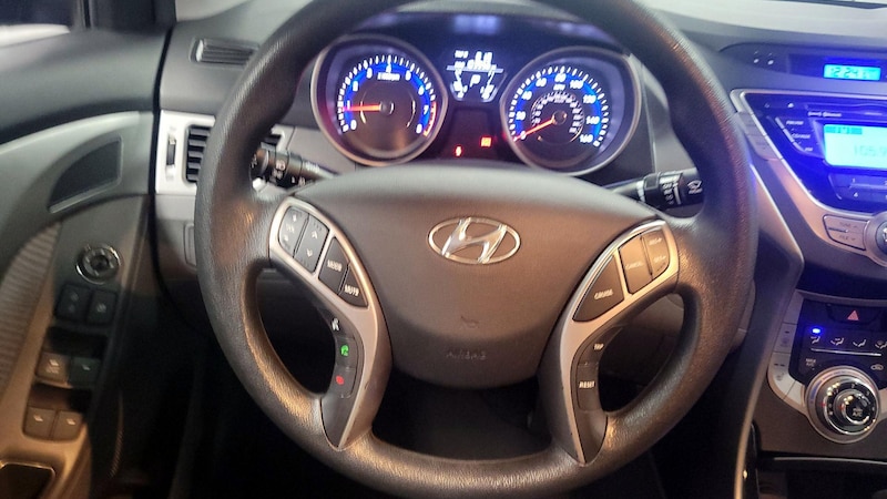 2013 Hyundai Elantra GLS 10