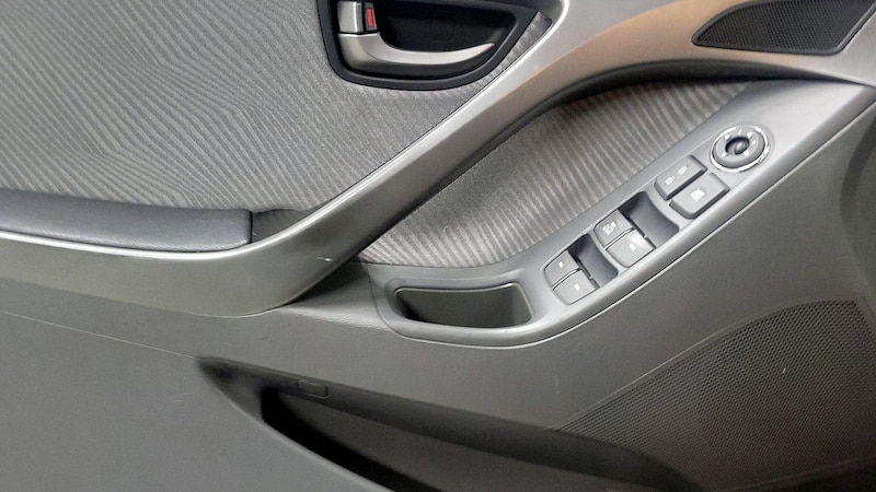 2013 Hyundai Elantra GLS 12