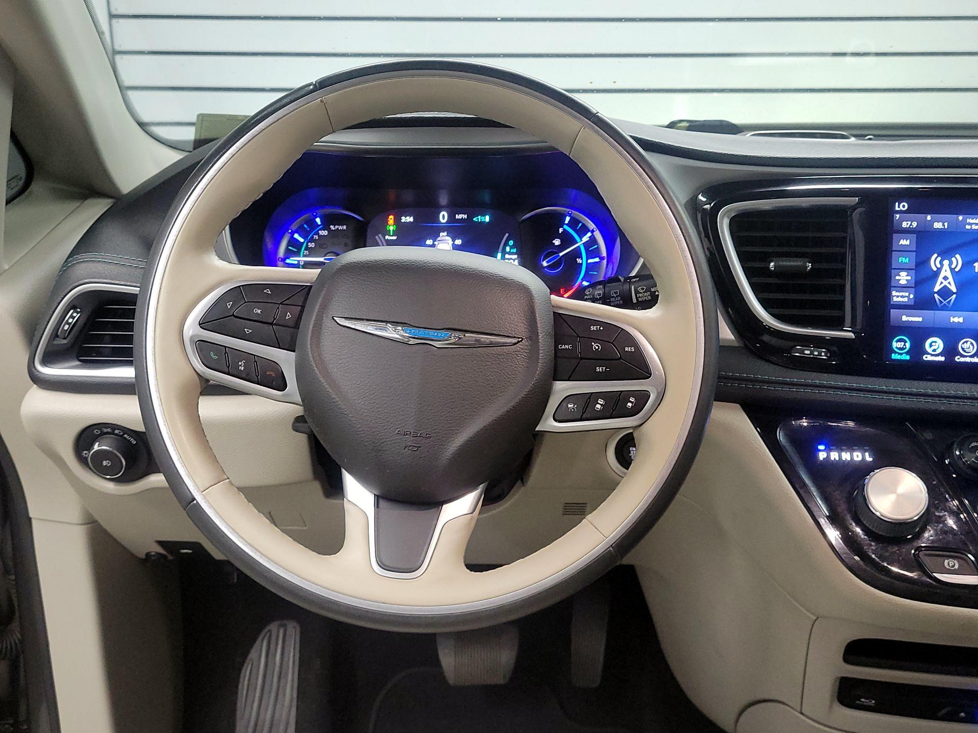 Thumbnail: 2020 Chrysler Pacifica - 10