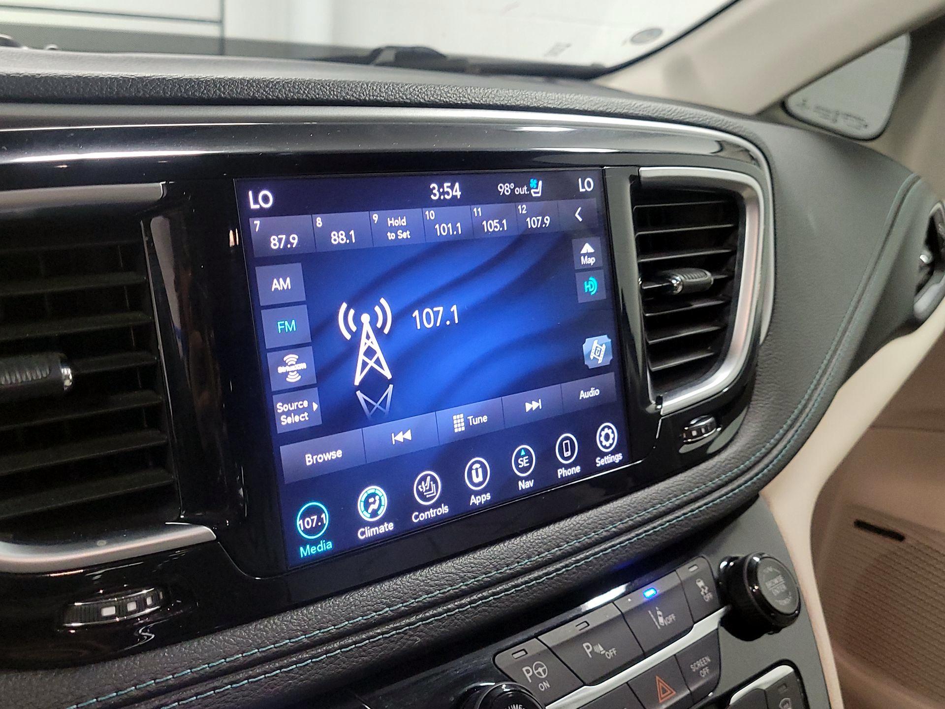 Thumbnail: 2020 Chrysler Pacifica - 14