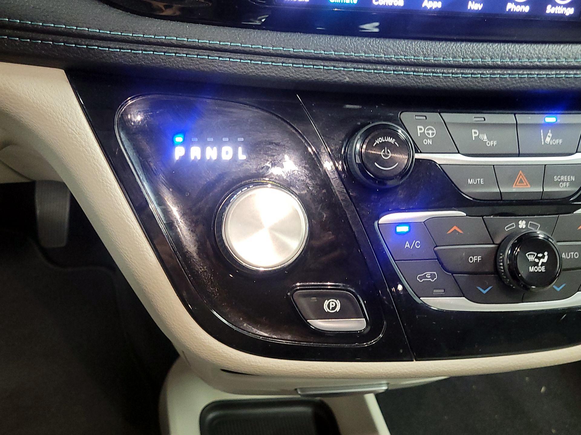 Thumbnail: 2020 Chrysler Pacifica - 16