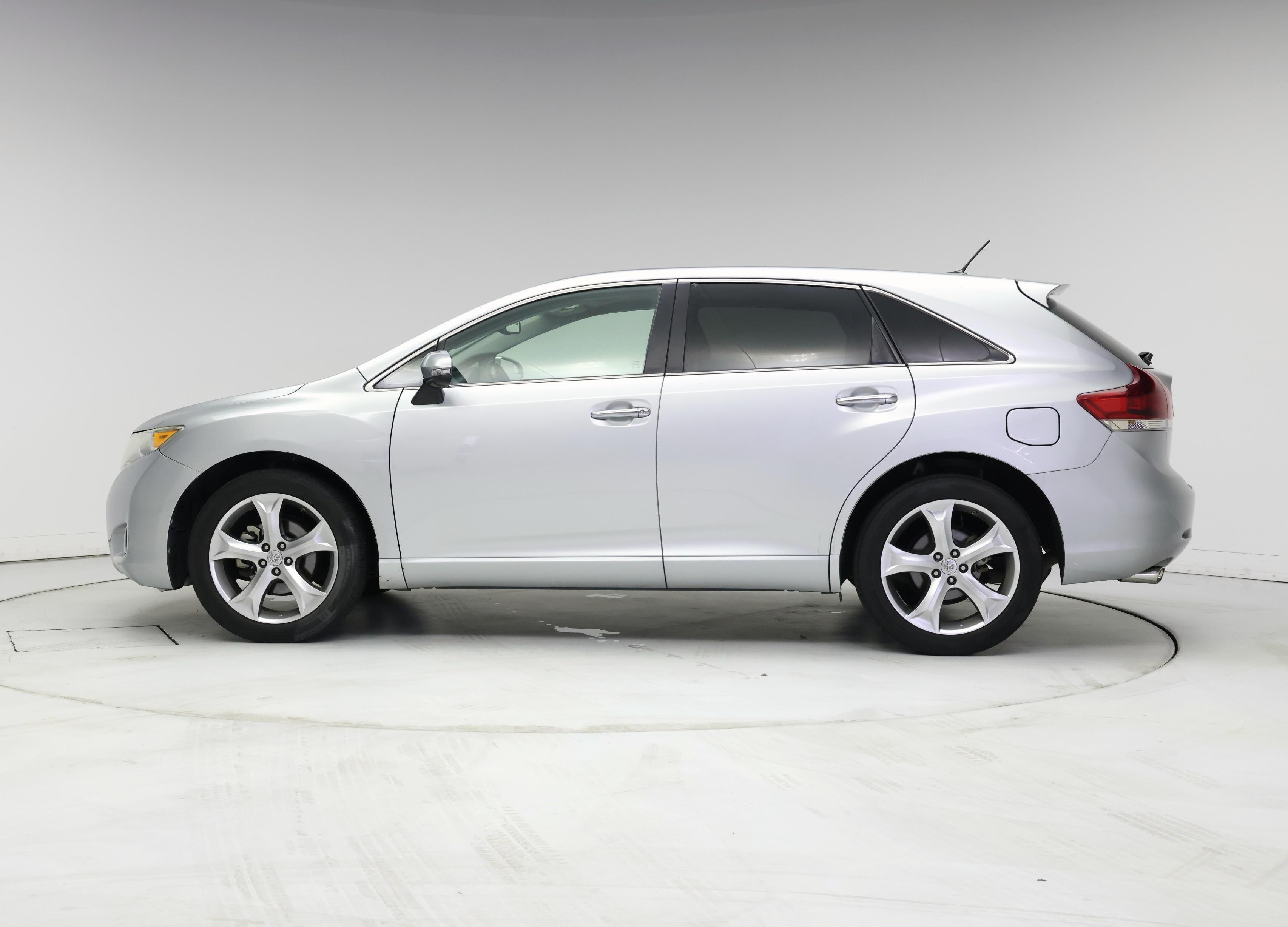 Thumbnail: 2015 Toyota Venza - 3