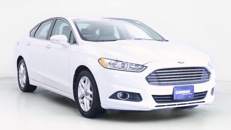 2013 Ford Fusion SE Hero Image