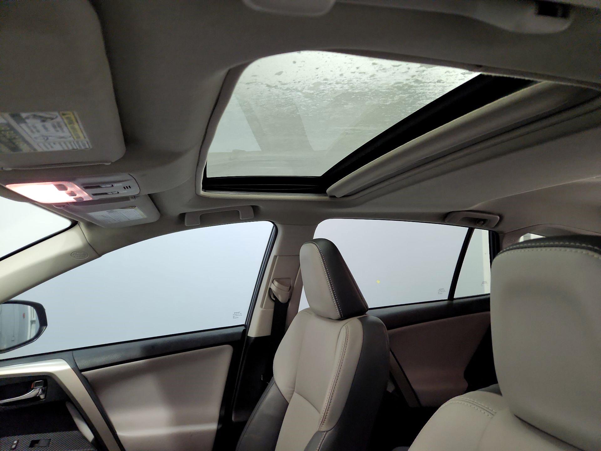 Thumbnail: 2014 Toyota RAV4 - 19