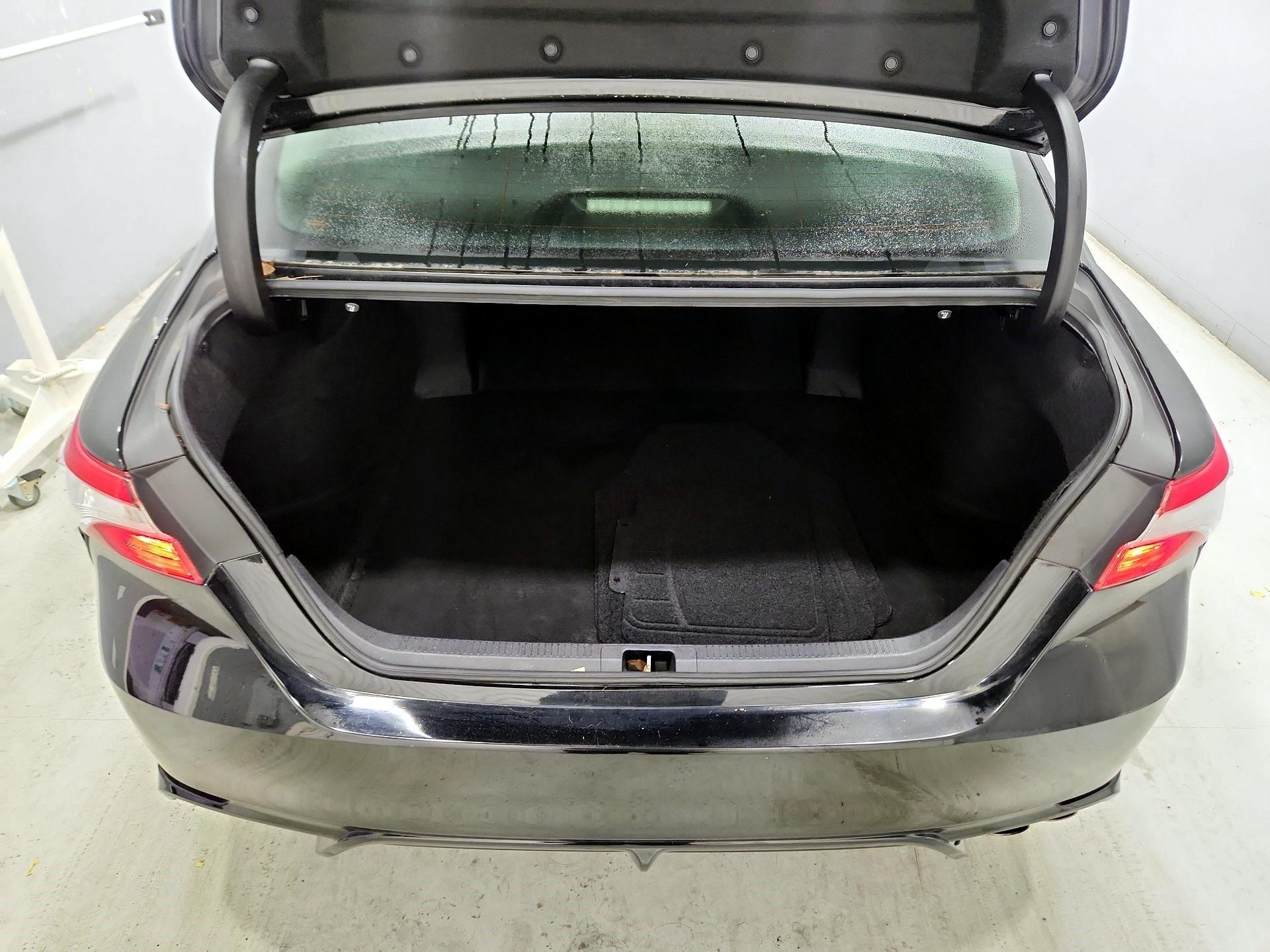 Thumbnail: 2019 Toyota Camry - 20