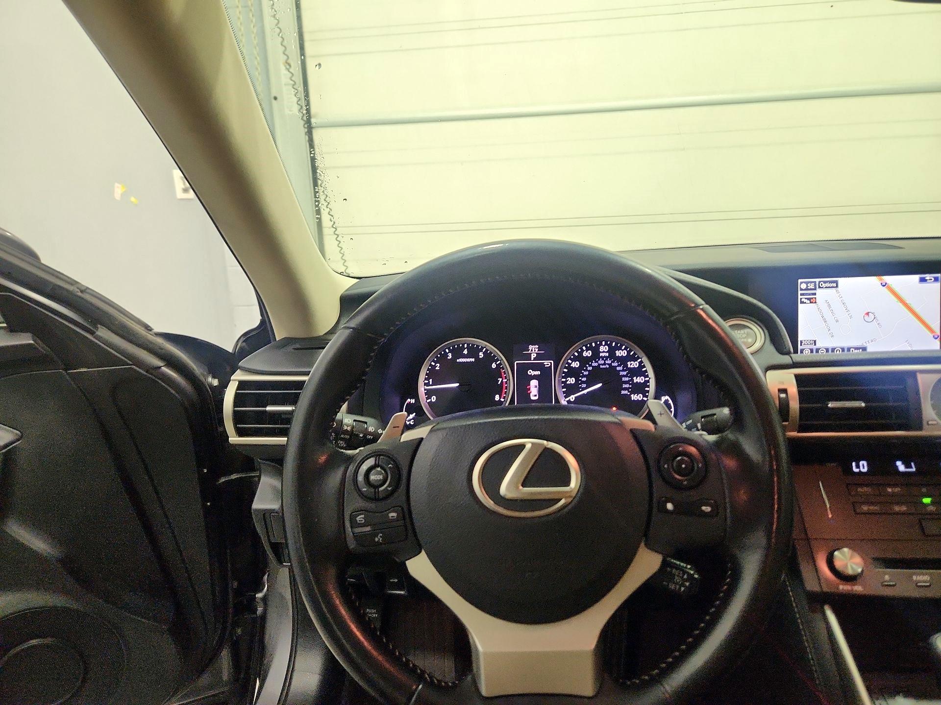 Thumbnail: 2015 Lexus IS - 10