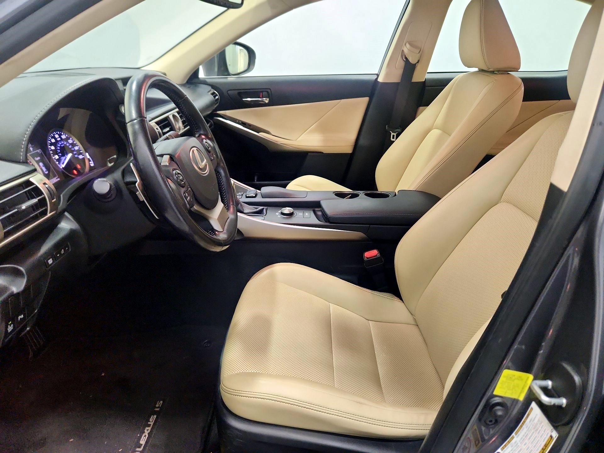 Thumbnail: 2015 Lexus IS - 11
