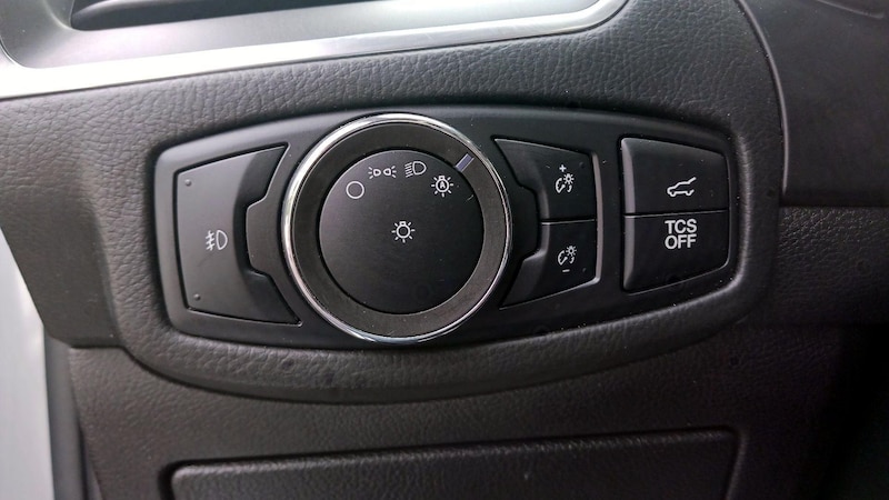 2022 Ford Edge Titanium 11
