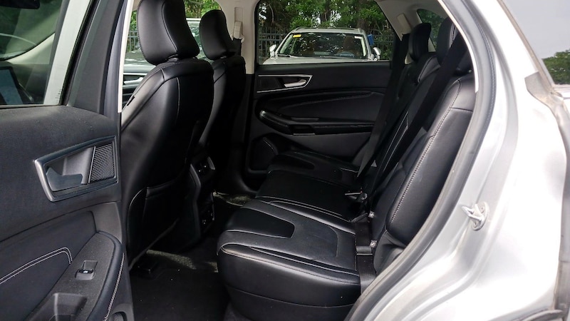 2022 Ford Edge Titanium 19