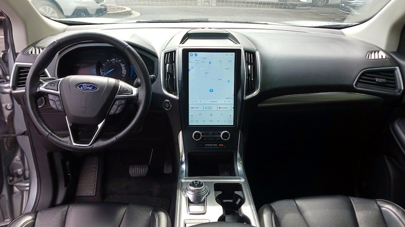 2022 Ford Edge Titanium 8