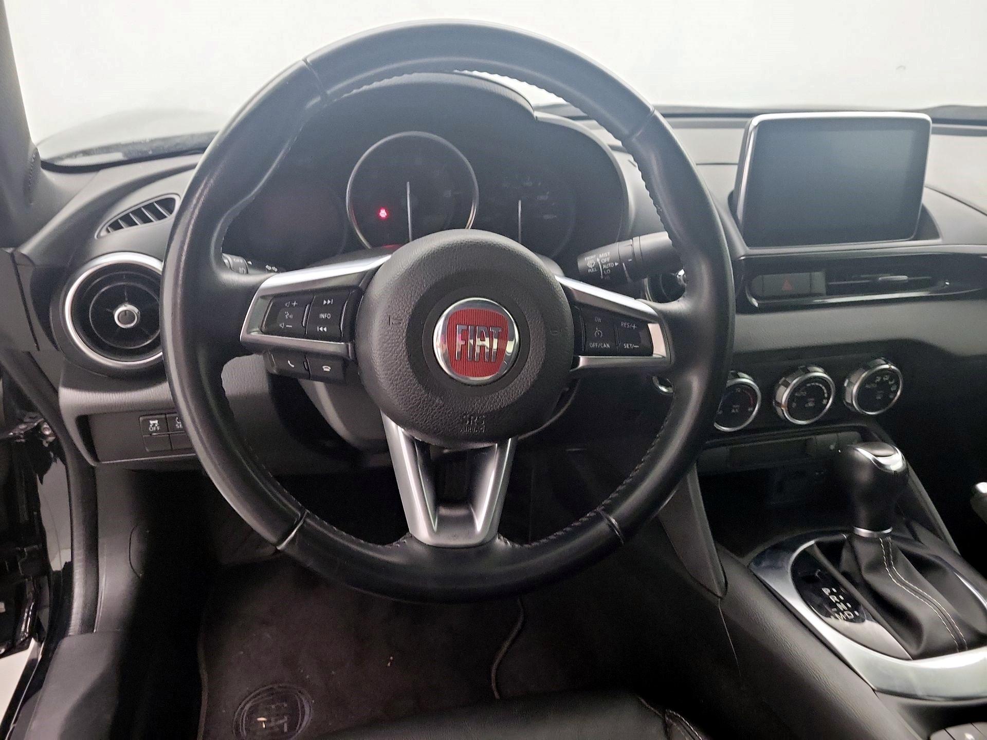 Thumbnail: 2018 Fiat 124 Spider - 10