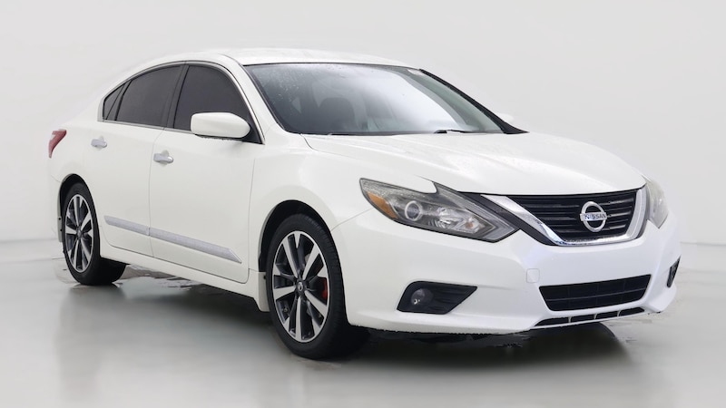 2017 Nissan Altima SR Hero Image