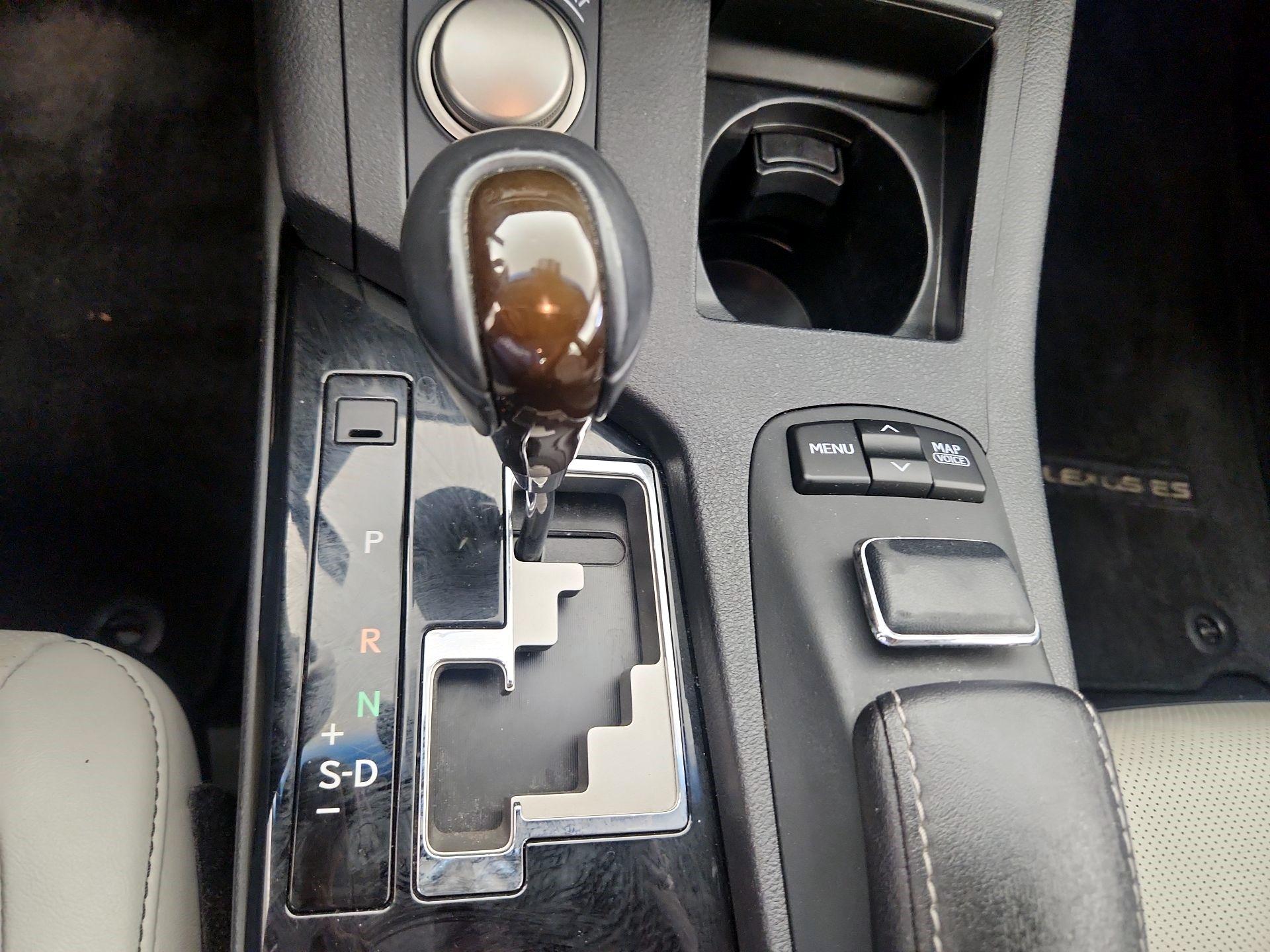 Thumbnail: 2014 Lexus ES - 17