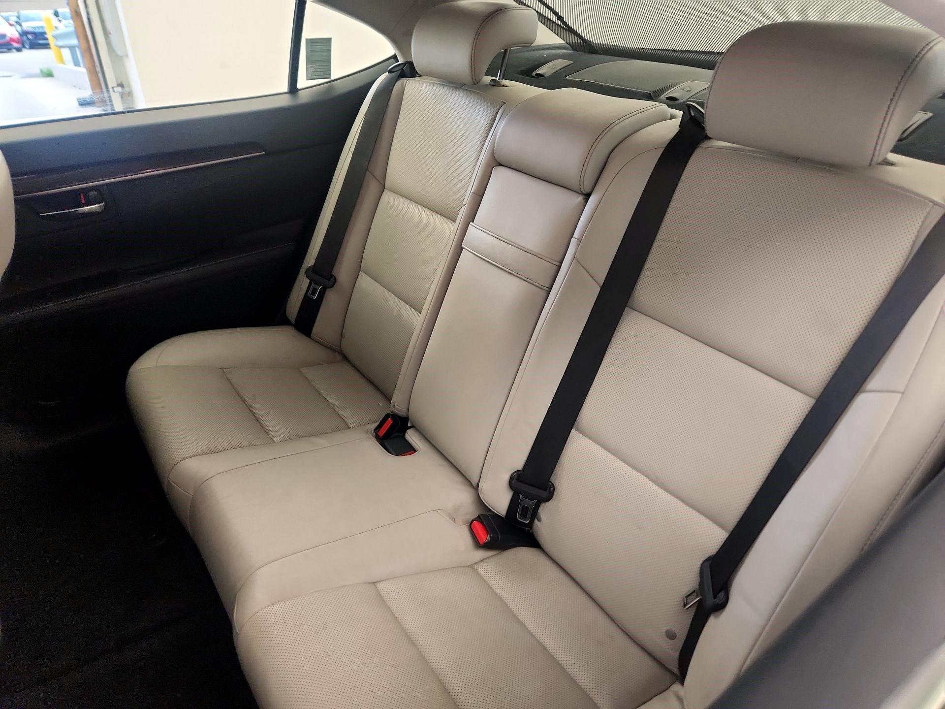 Thumbnail: 2014 Lexus ES - 19