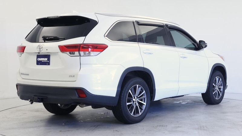 2018 Toyota Highlander XLE 8