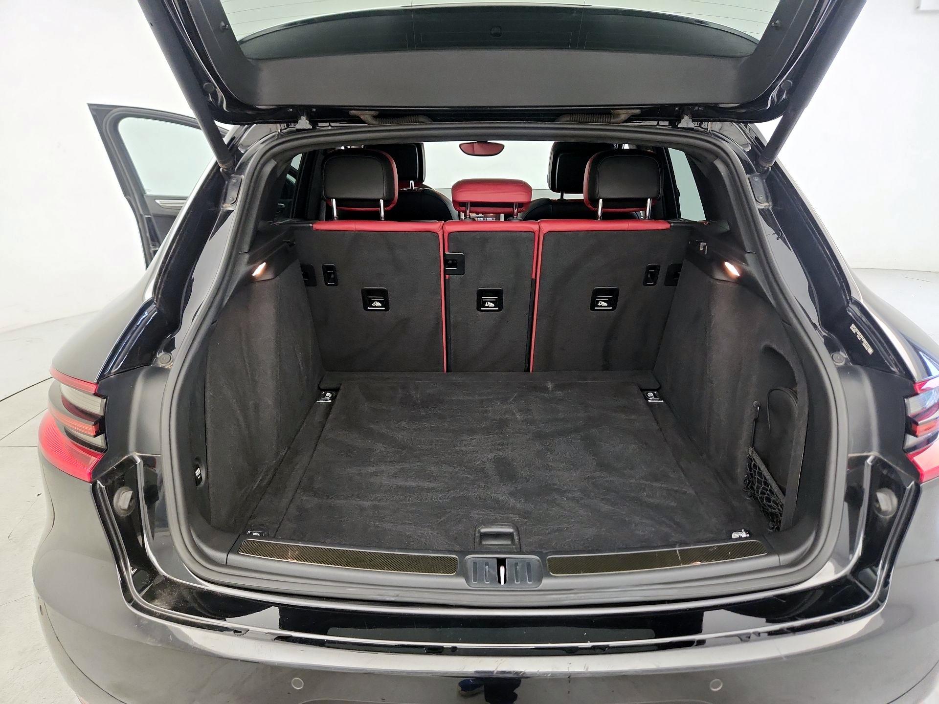 Thumbnail: 2015 Porsche Macan - 18