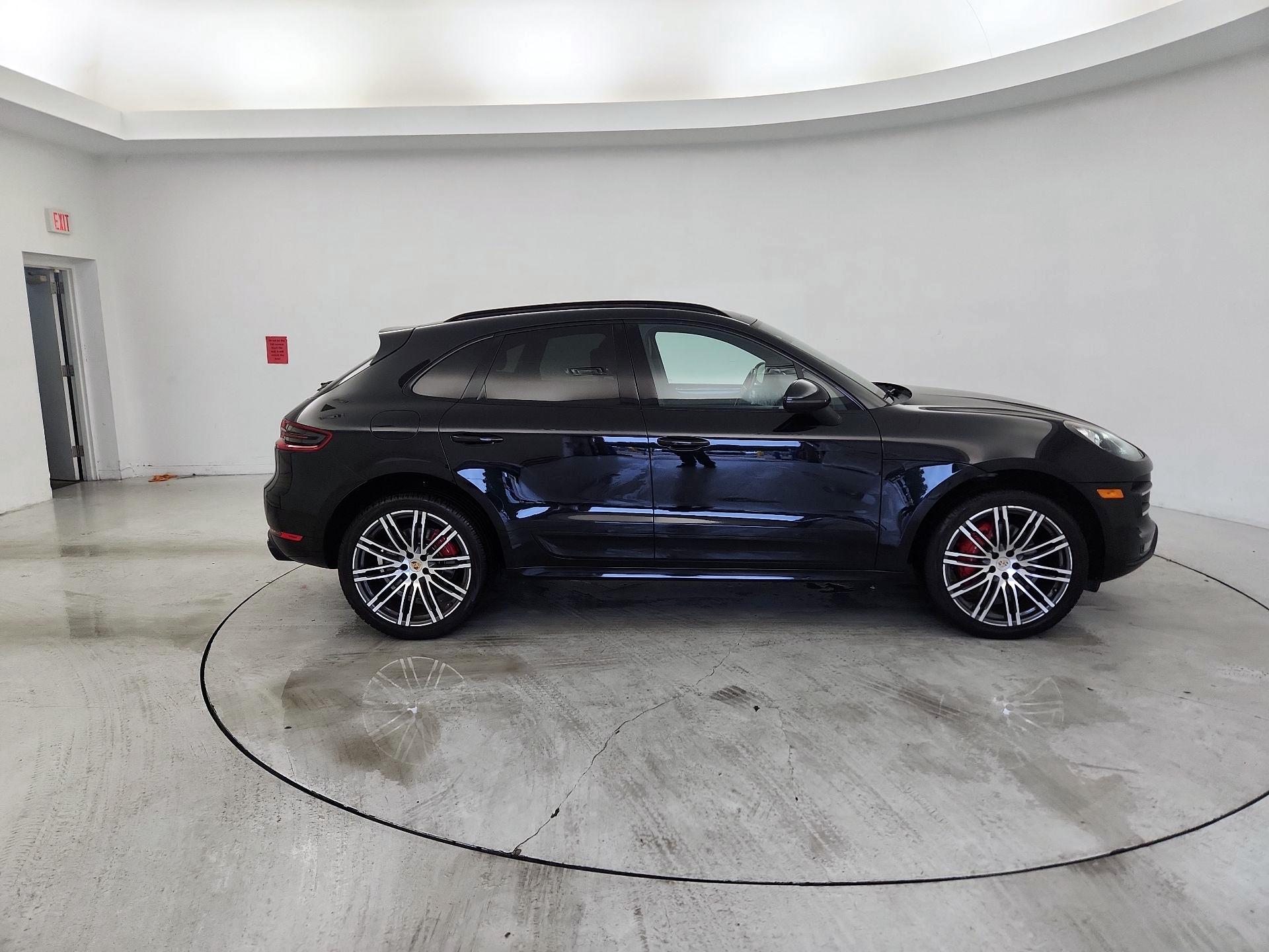 Thumbnail: 2015 Porsche Macan - 4